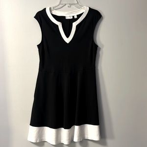 New York & Comp - Medium - lil Black and White dress with pockets! Like New